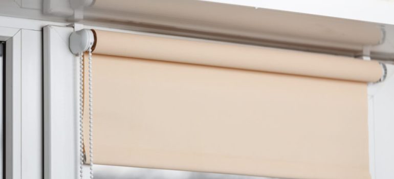 How to Clean Roller Blinds