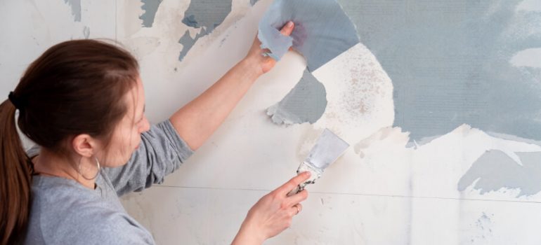 How to remove wallpaper glue