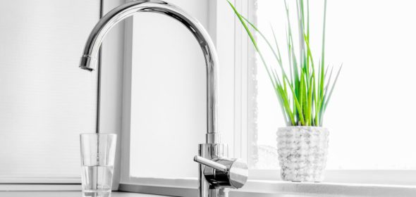 How to clean chrome taps