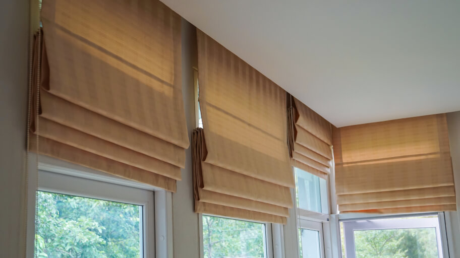 How to Clean Roman Blinds at Home