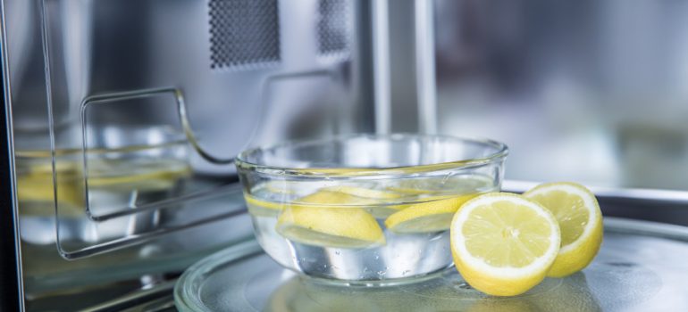 3 Effective Ways to Clean a Microwave