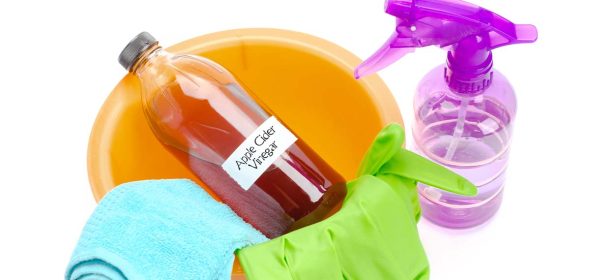Eco-friendly cleaning with apple cider vinegar
