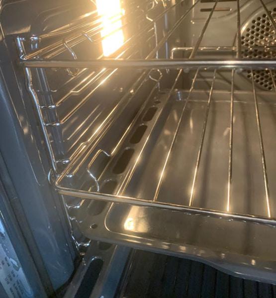 Cleaning oven Melbourne after