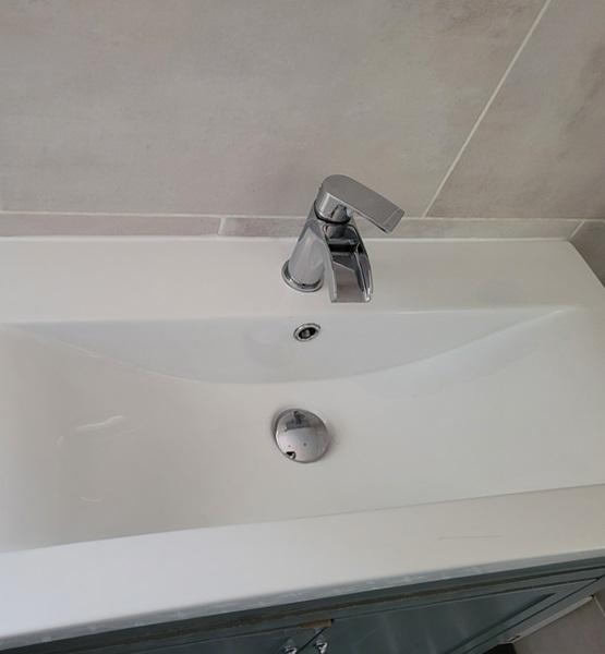 Vacate cleaning Perth sink after